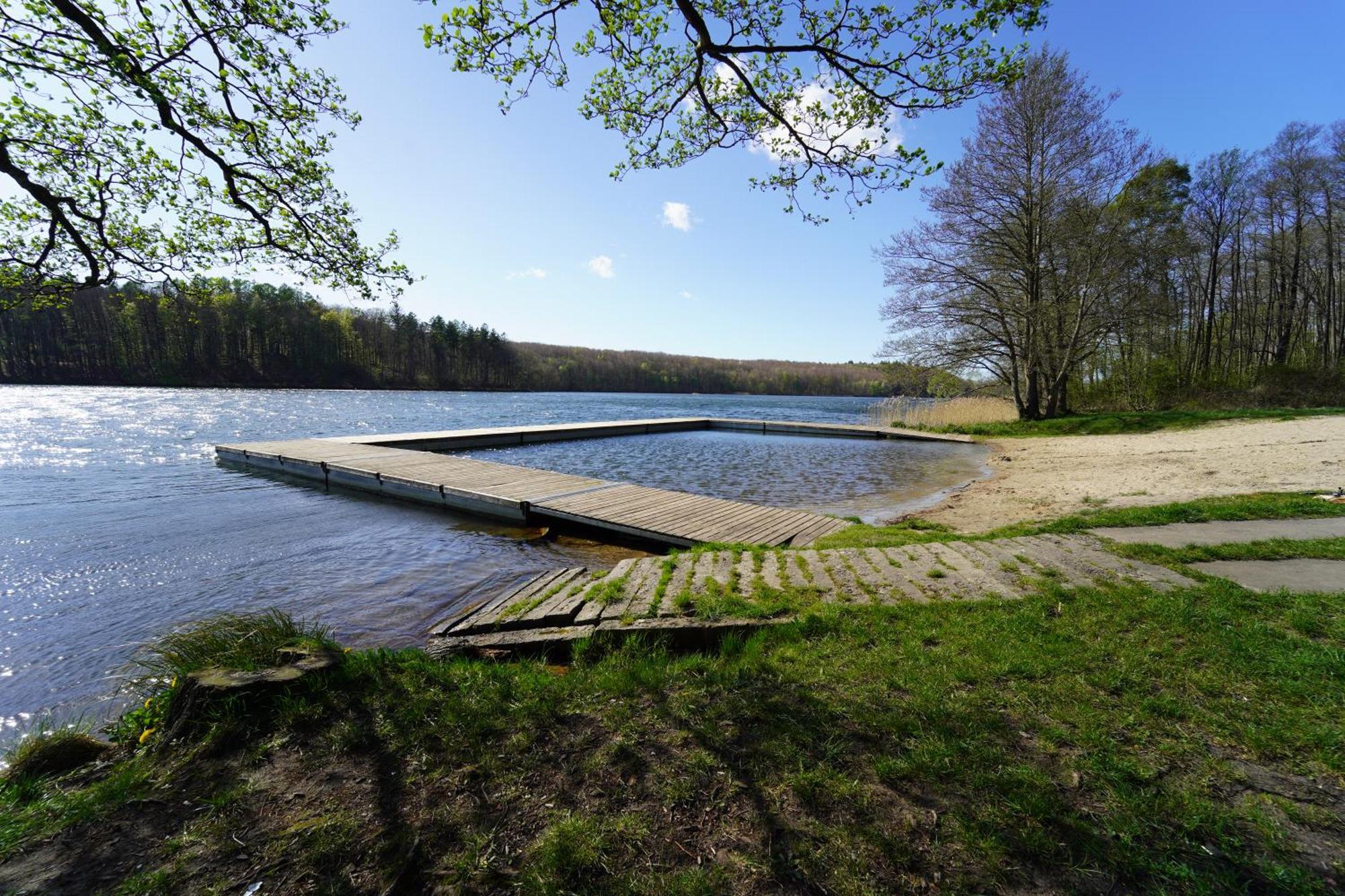 Dom Wypoczynkowy Lesny Zakatek Nad Jeziorem Gościno Exteriér fotografie